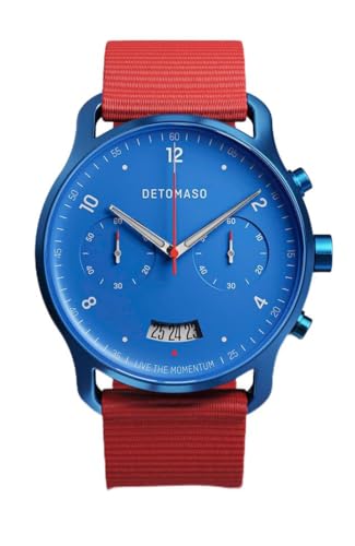 DeTomaso Herrenuhr Sorpasso Chronograph in Matte Blue - Armbanduhr an rotem Ocean Plastic-Armband - aus 316L Chirurgenstahl mit einem Quarzuhrwerk & saphirgehärtetem Mineralglas – 42 mm DeTomaso Herrenuhr Sorpasso Chronograph in Matte Blue - Armbanduhr an rotem Ocean Plastic-Armband - aus 316L Chirurgenstahl mit einem Quarzuhrwerk & saphirgehärtetem Mineralglas – 42 mm von DeTomaso