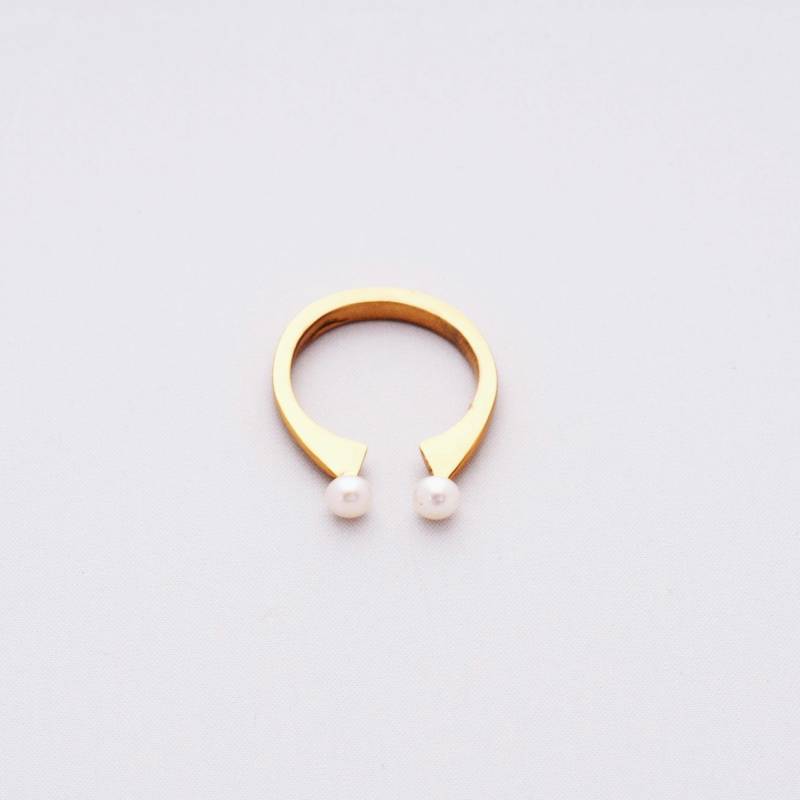 Hufeisen, Offener Ring Aus Vergoldetem Messing Oder Silber Mit Zwei Perlen, Dünner Ring, Zarter Schicker Hufeisen, Offener Ring Aus Vergoldetem Messing Oder Silber Mit Zwei Perlen, Dünner Ring, Zarter Schicker von DeaAnastasiaDedonaki