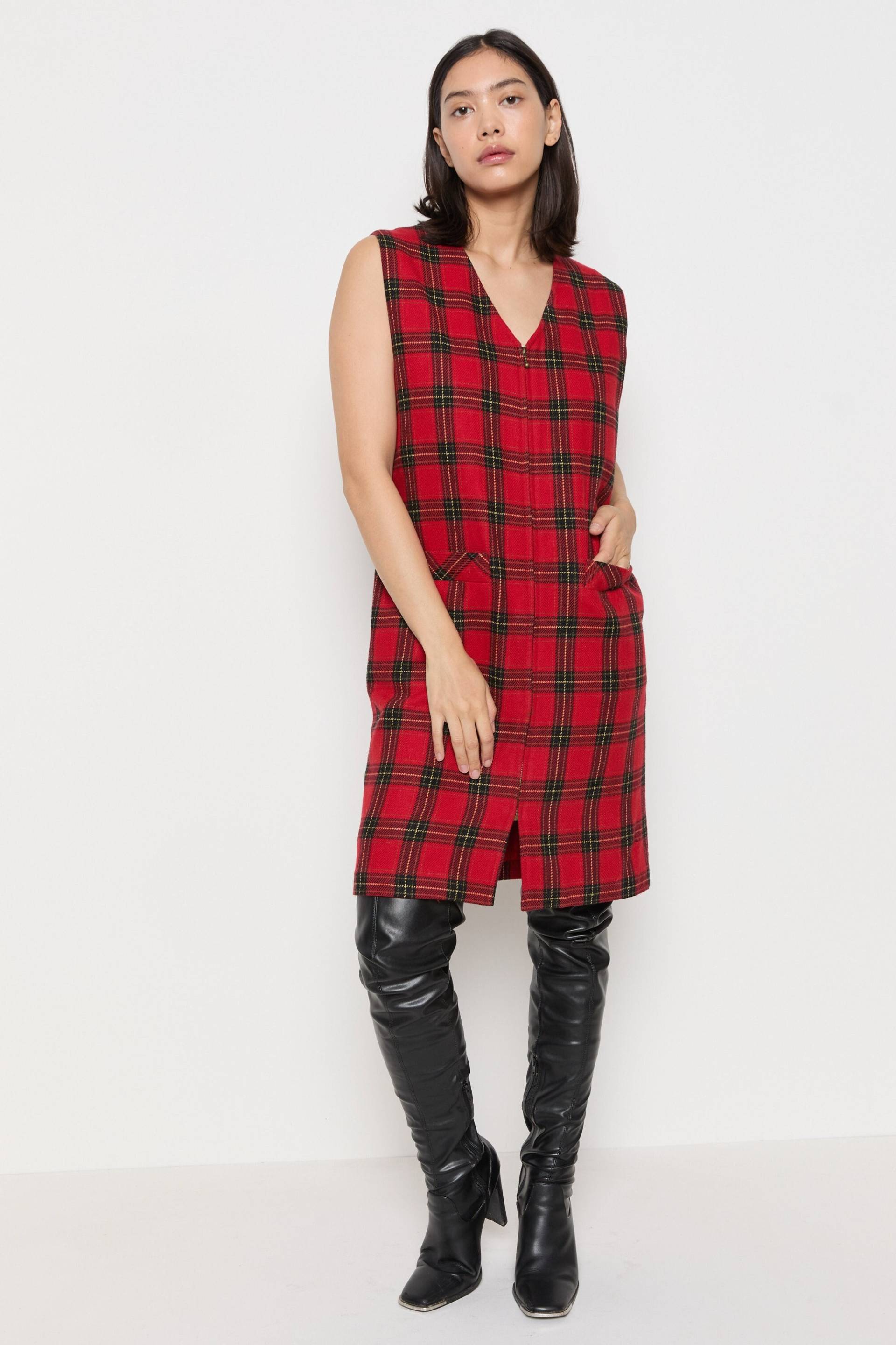90Er Jahre Scarlet Tartan Wollpullover M 90Er Jahre Scarlet Tartan Wollpullover M von DeadByrdVintage