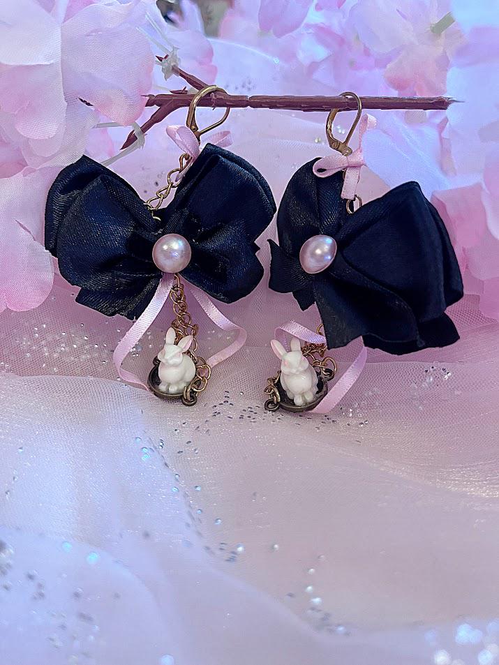 Bunny Play Earrings von DeadmariikoBoutique