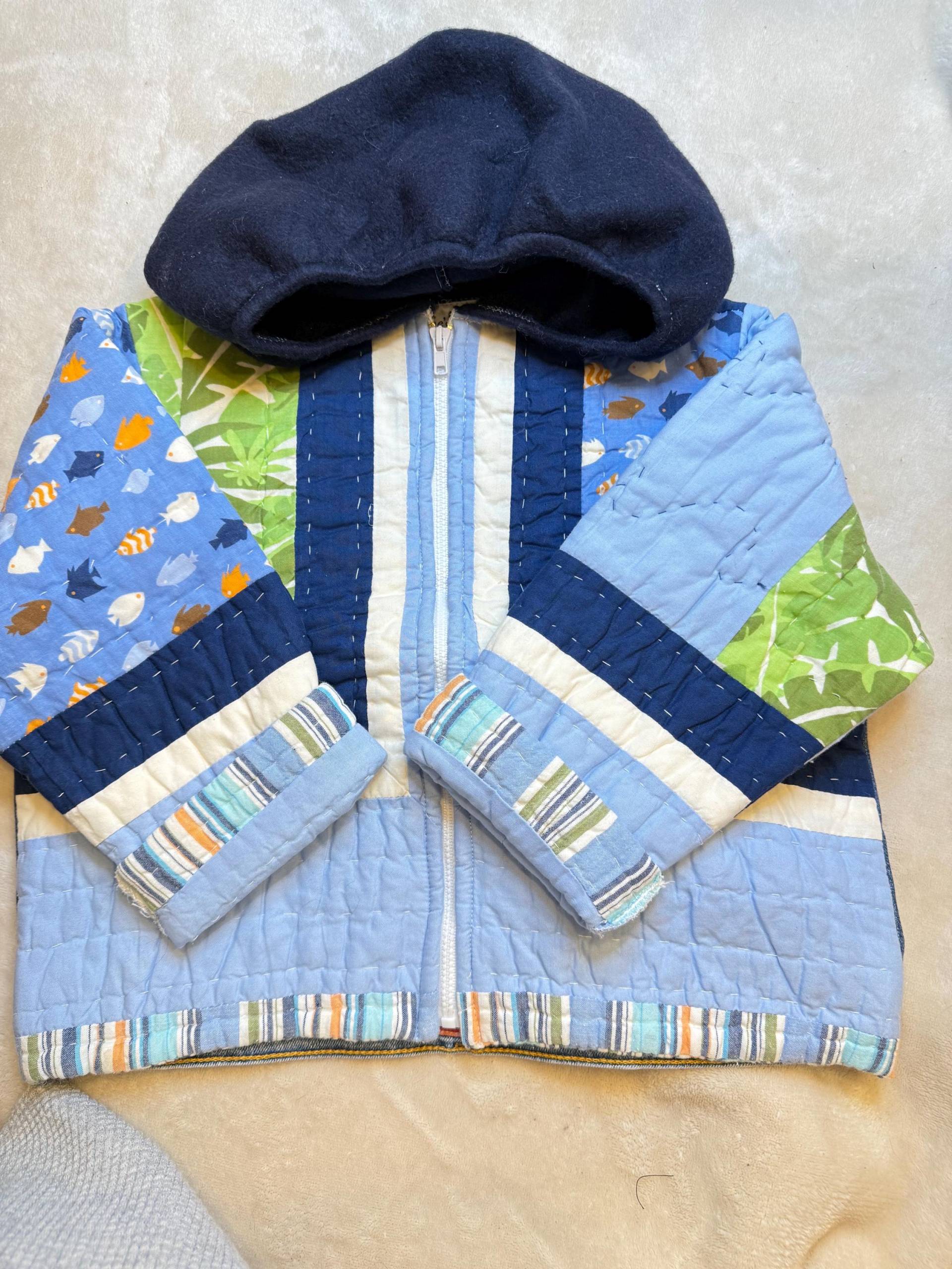 Kinder Steppjacke Waschbar Und Warm. Größe 4/5 von DeannesOriginals