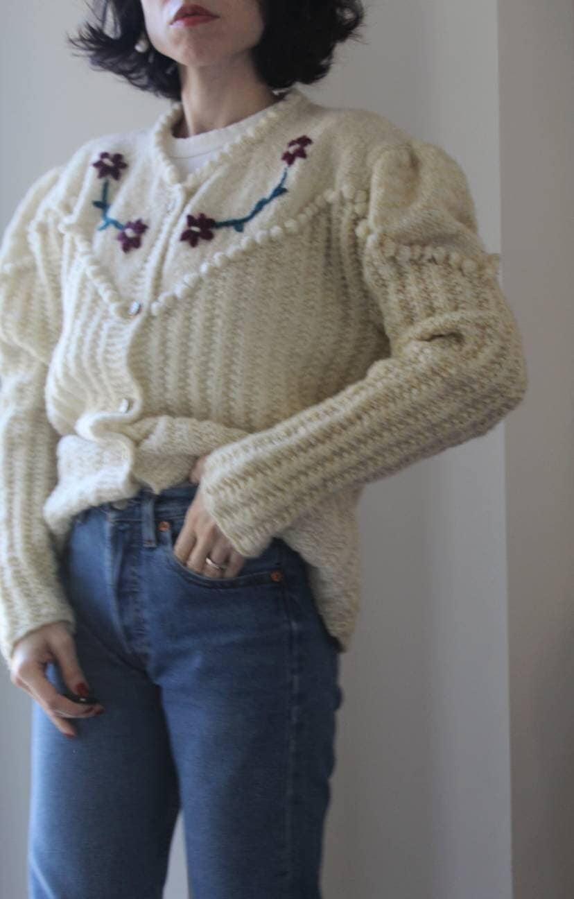 Vintage 60Er Natur Reine Wolle Creme Hand Gestrickte Puffärmel Cardigan von DearCowboyVintage