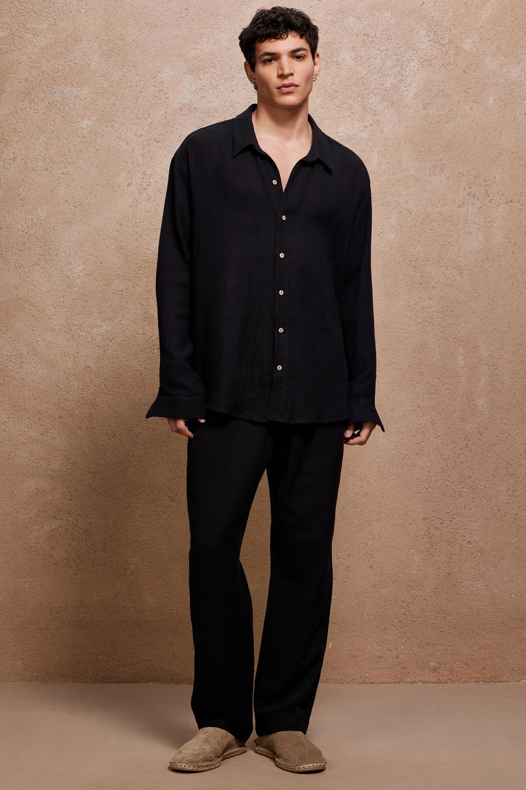 Schwarzes Musselin Hemd & Hose Im Set | Boho Baumwoll-Gaze-Outfit Für Männer, Leichte Sommer-Resort-Abnutzung von DearDeerMenswear