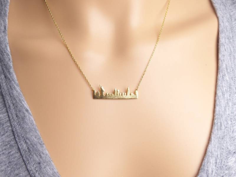 Gold Nyc Skyline Bar Halskette, Anhänger, Reise Geschenk Für Sie, Freiheitsstatue von DearMia
