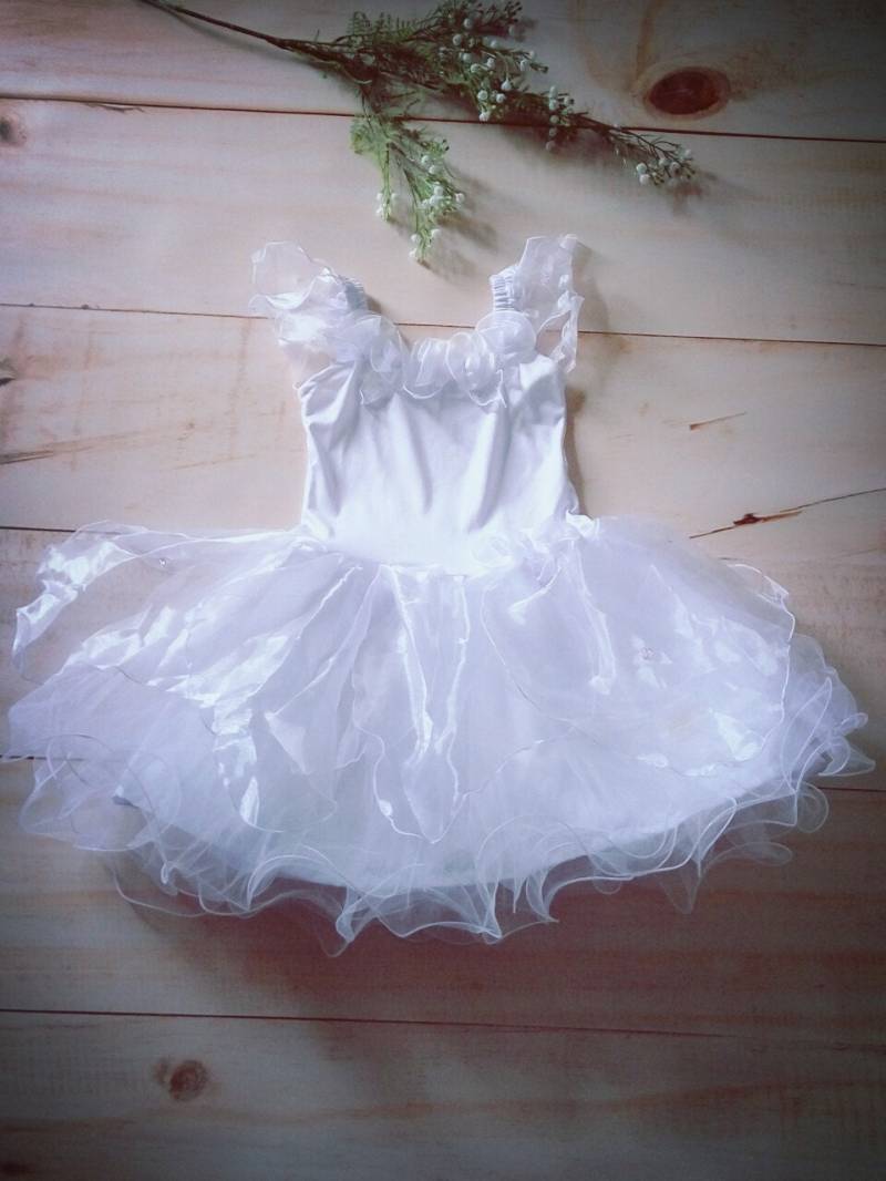 Schneefee Kleid Weißes Organza Tutu, Blumen Details von DearMimiDress