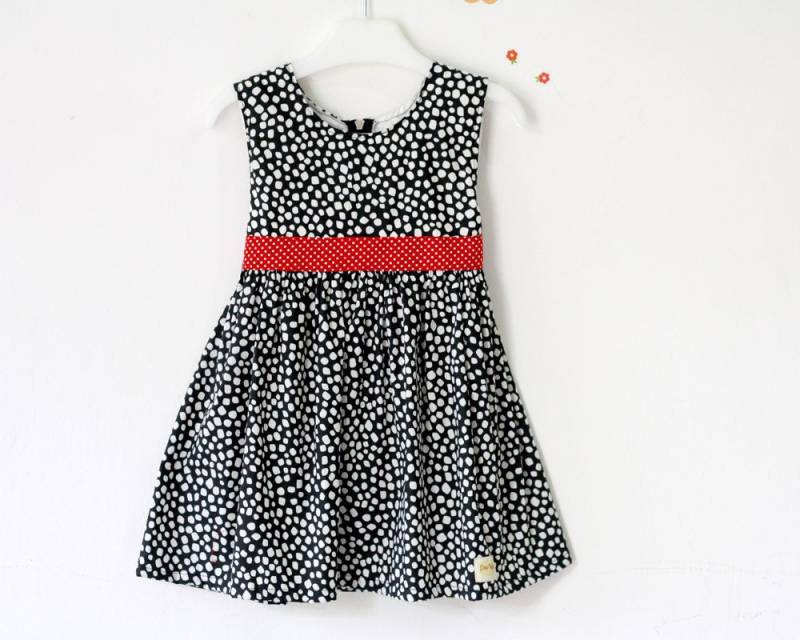 Schwarze Und Rote Polka Dot Mädchen Kleid, Baby Kleid Weihnachten, Weihnachts-Geschenk Für von DearMimiDress