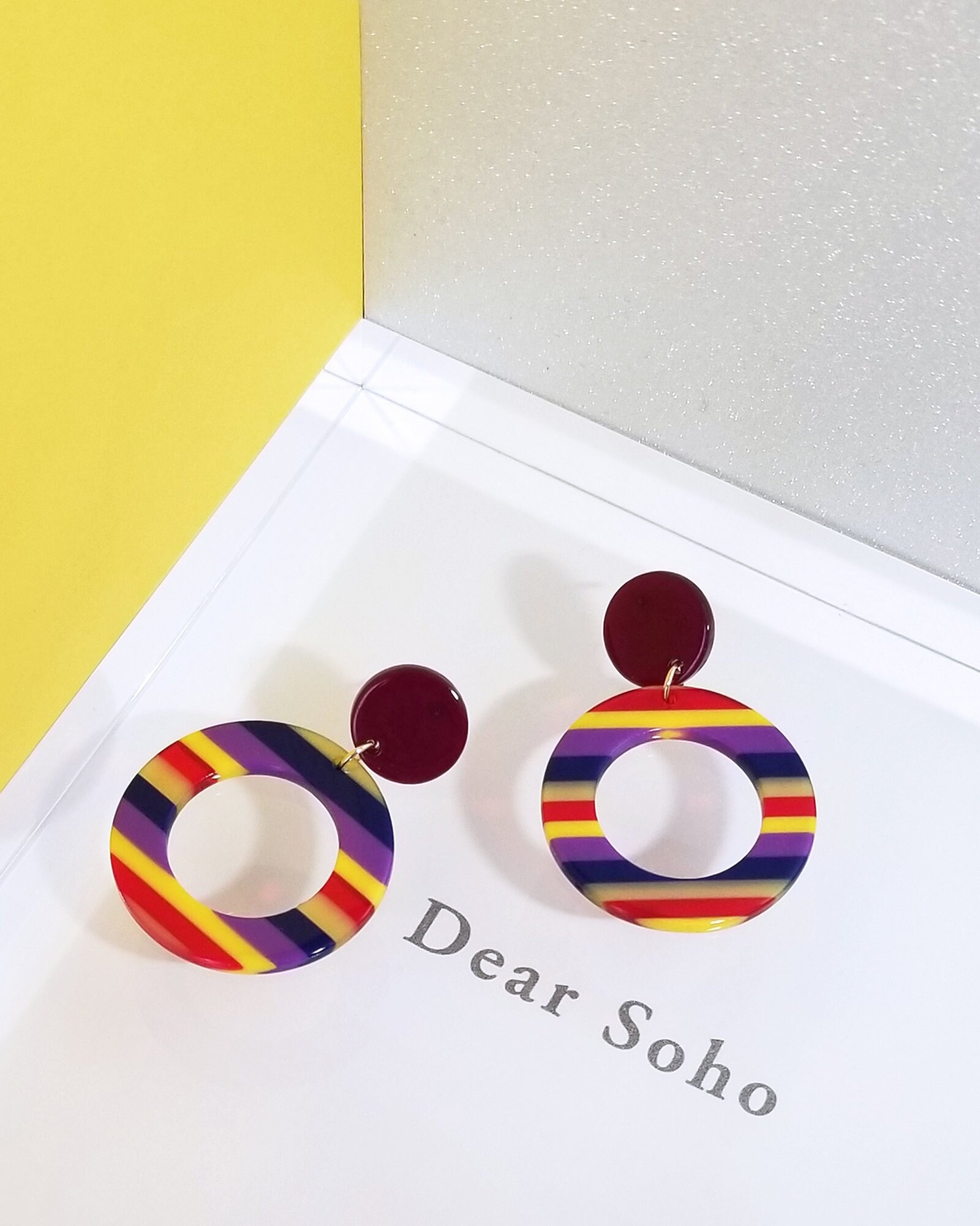 Carly Candy Multi Farbe Gestreifte Kreis Baumeln Ohrringe, Harz Statement Schildkröte Frühling Sommer Spaß Ohrringe Carly Candy Multi Farbe Gestreifte Kreis Baumeln Ohrringe, Harz Statement Schildkröte Frühling Sommer Spaß Ohrringe von DearSoho