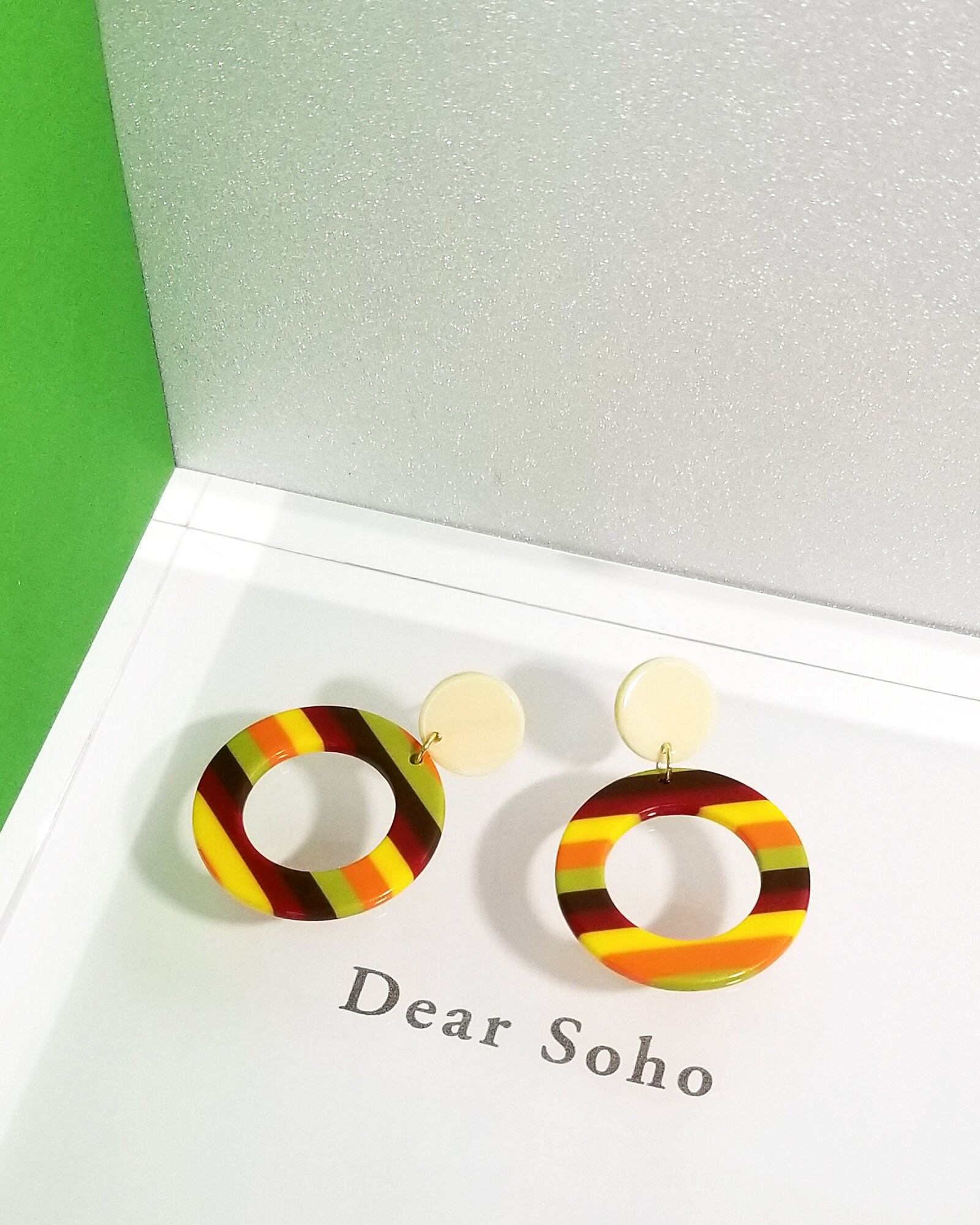 Carly Forest Multi Color Streifen Kreis Ohrringe, Resin Statement Schildkröte Tropfen Frühling Sommer Fun Farbe Ohrringe Carly Forest Multi Color Streifen Kreis Ohrringe, Resin Statement Schildkröte Tropfen Frühling Sommer Fun Farbe Ohrringe von DearSoho