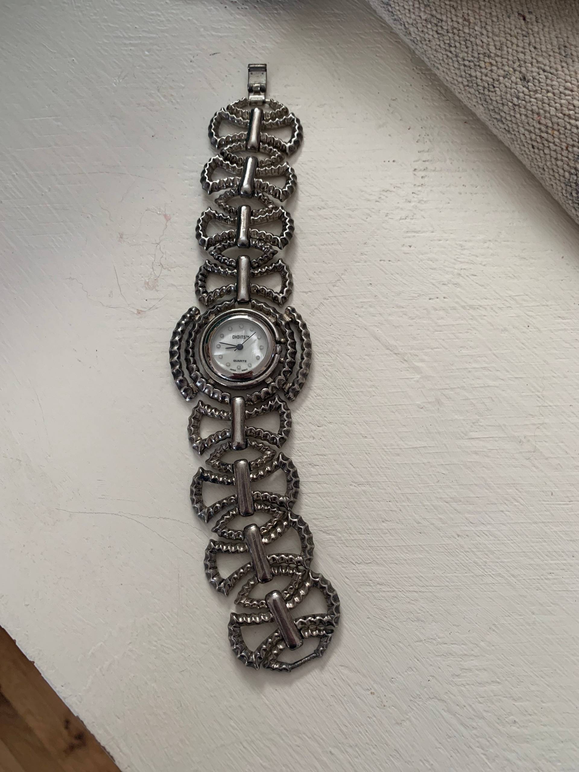 Ziffern Damenuhr von DebJoVintageJewelz