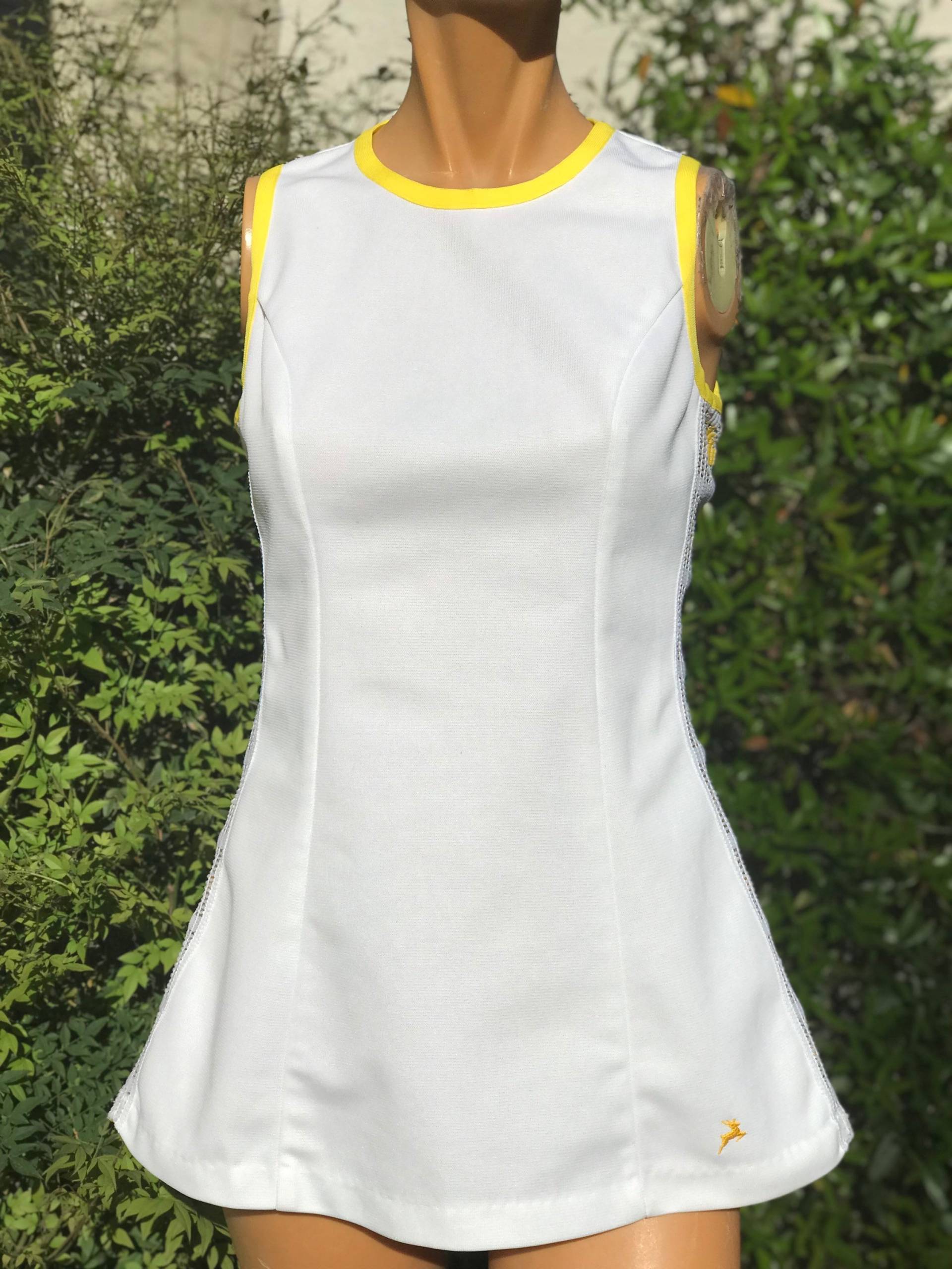 Vintage 1970Er Jahre Stagwhites Brand Tennis Dress W See Blumenseiten Büste 34 " von DebbieDelights