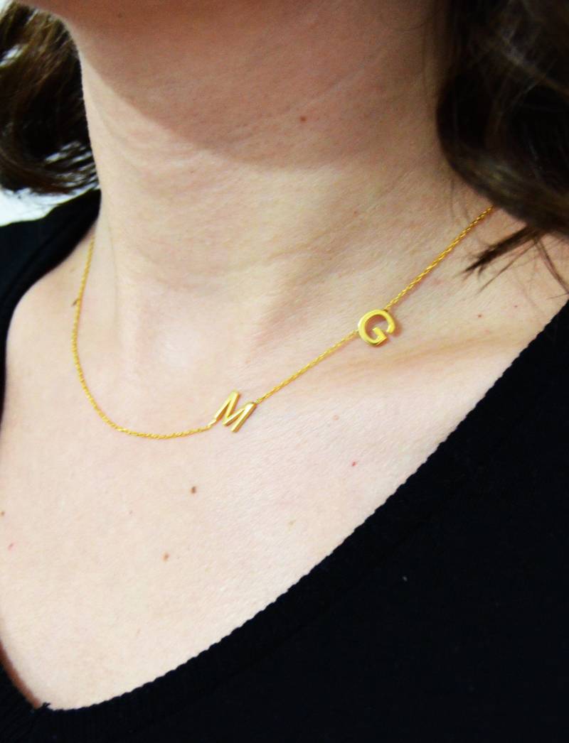 Personalisierte Name Halskette, Initial Gold Seitlich Buchstabe Halskette Personalisierte Name Halskette, Initial Gold Seitlich Buchstabe Halskette von Debilita