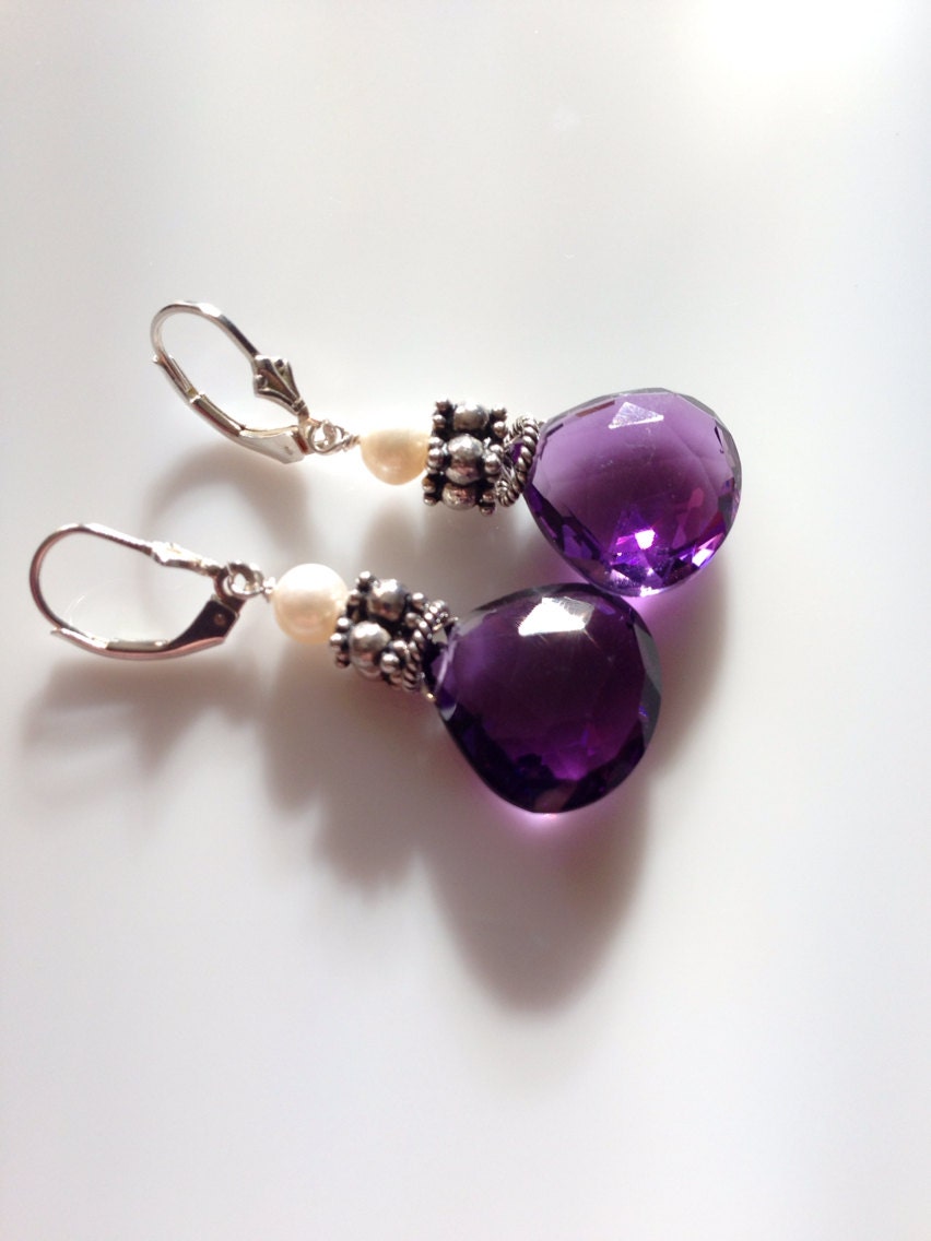 Amethyst-Briolette Und Süßwasserperle Ohrringe Amethyst-Ohrringe Mit Sterling Silber Amethyst-Briolette Und Süßwasserperle Ohrringe Amethyst-Ohrringe Mit Sterling Silber von DeborahDurikDesigns