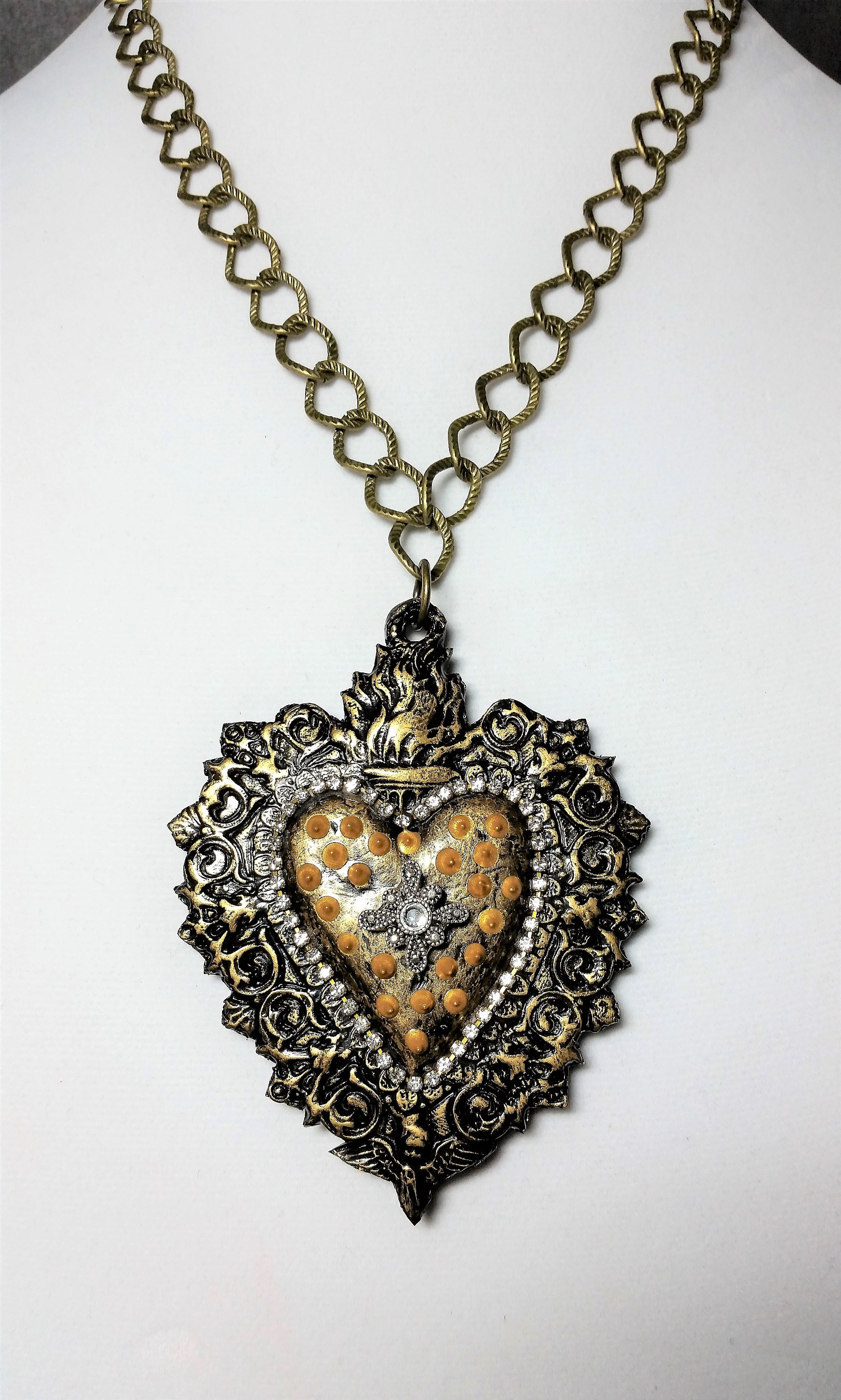 Sacred Heart Iv Anhänger Halskette Sacred Heart Iv Anhänger Halskette von DeborahKCreations