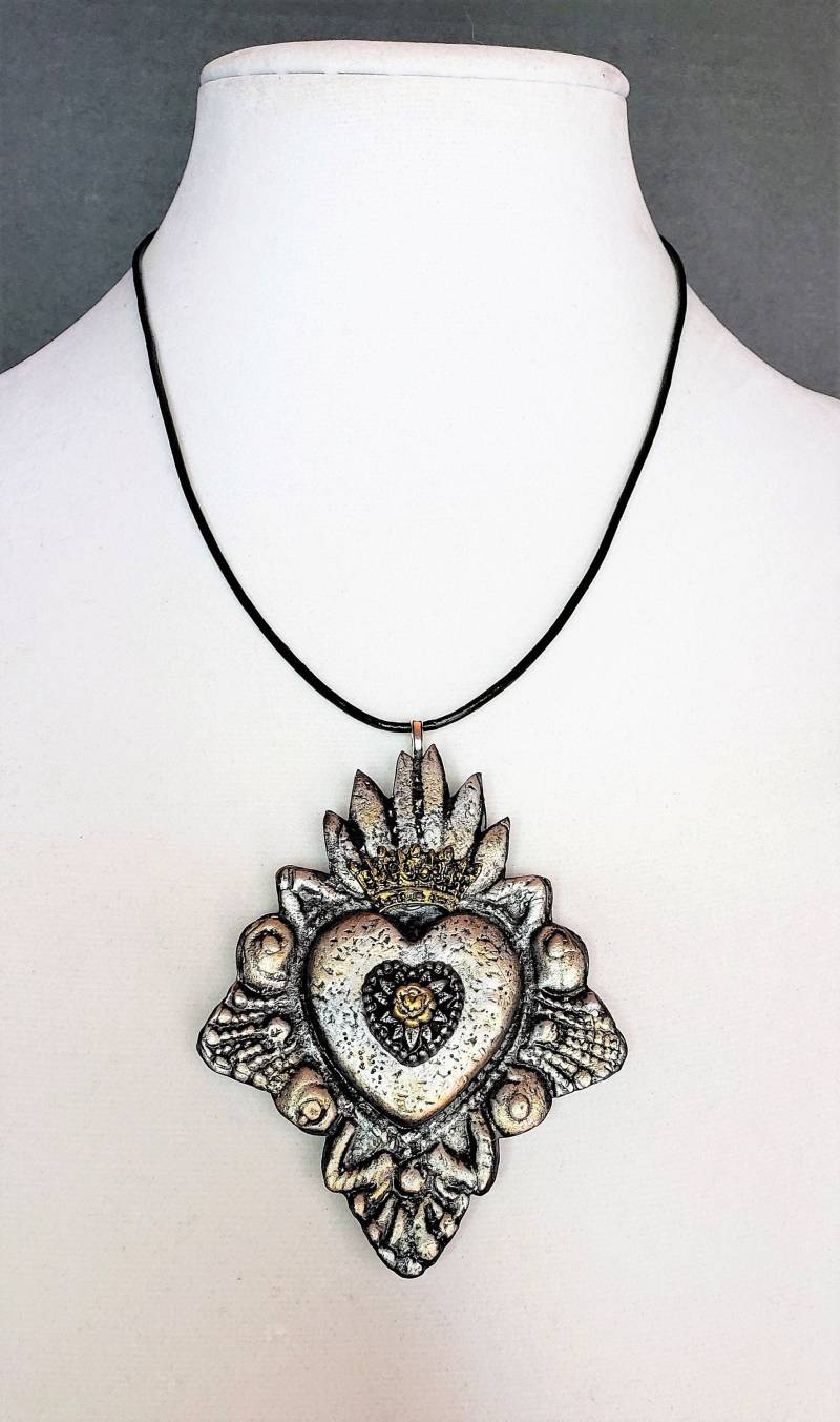 Sacred Heart Xi Anhänger Halskette Sacred Heart Xi Anhänger Halskette von DeborahKCreations