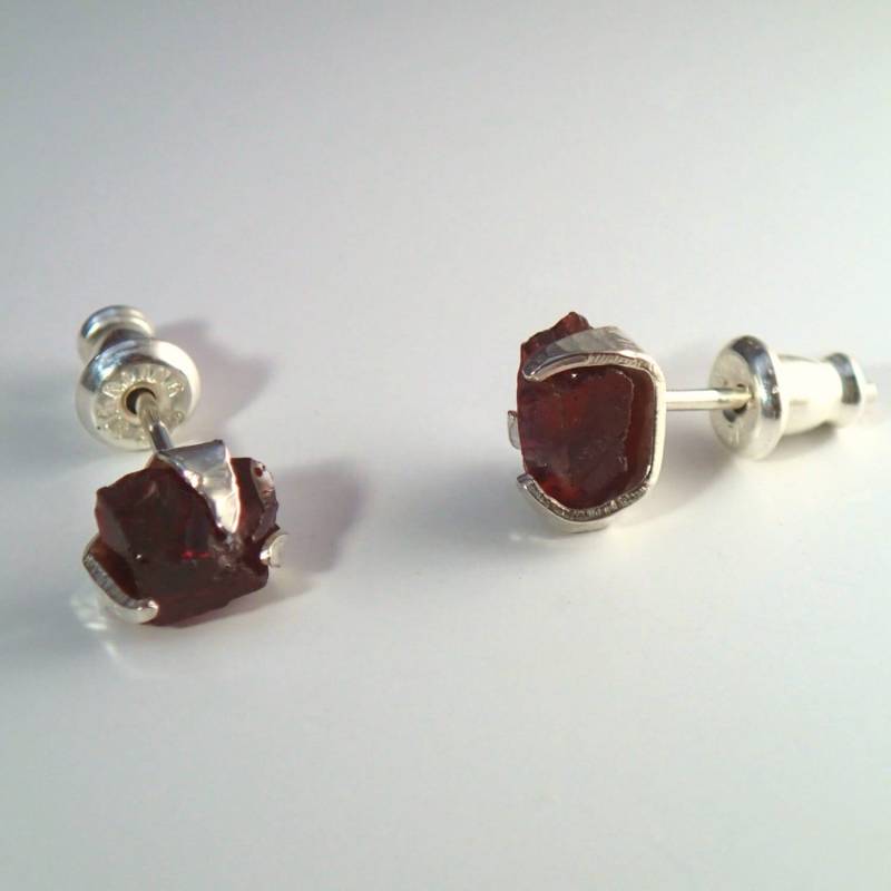 Adirondack Granat Ohrringe - Natürliche Ungeschliffene Steine von DeborahLaun