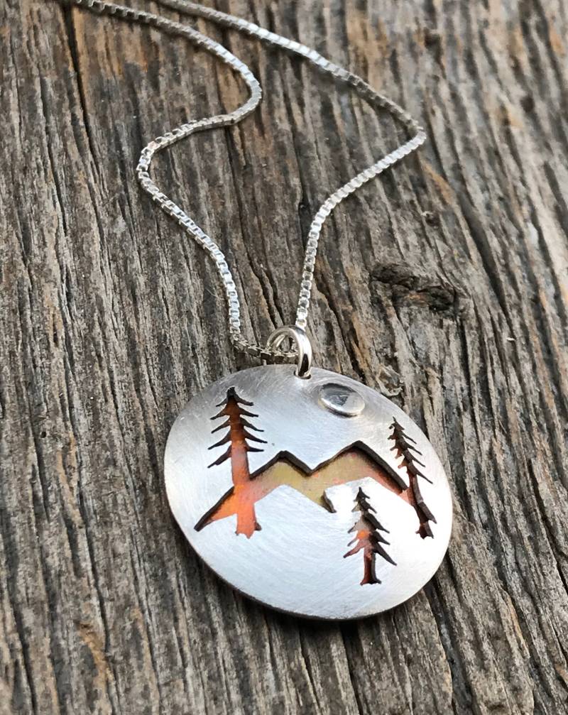 Baum Und Berg Halsketten-Anhänger von DeborahLaun