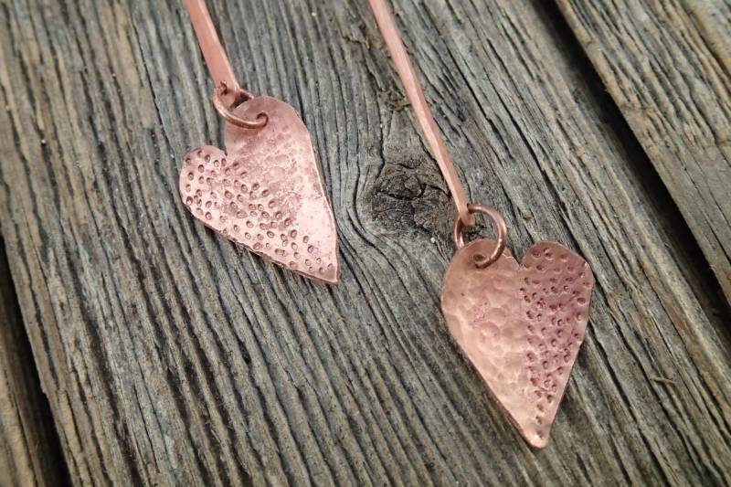 Kupfer Herz Ohrringe - Strukturiertes Recyceltes von DeborahLaun