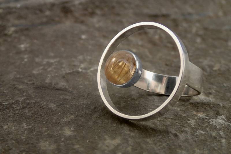 Rutilquarz Orbit Statement Ring - Handgefertigter Kunstschmuck von DeborahLaun