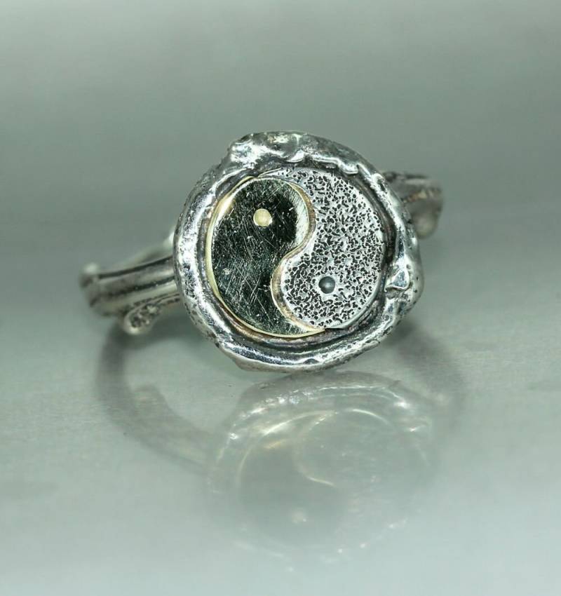 A Mans Womans Gold Silber Ying Yang Zweig Knospe Bio Rustikale Aussage Einzigartige Alternative Ring von DeborahWaitt
