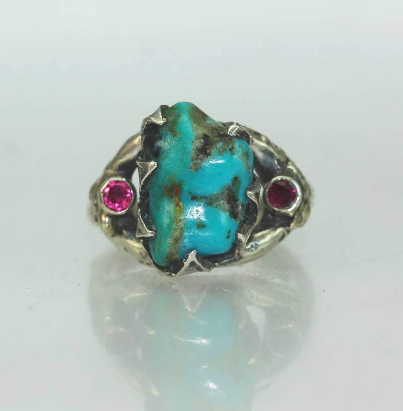Ein Türkis Rubin Silber Zweig Ring von DeborahWaitt