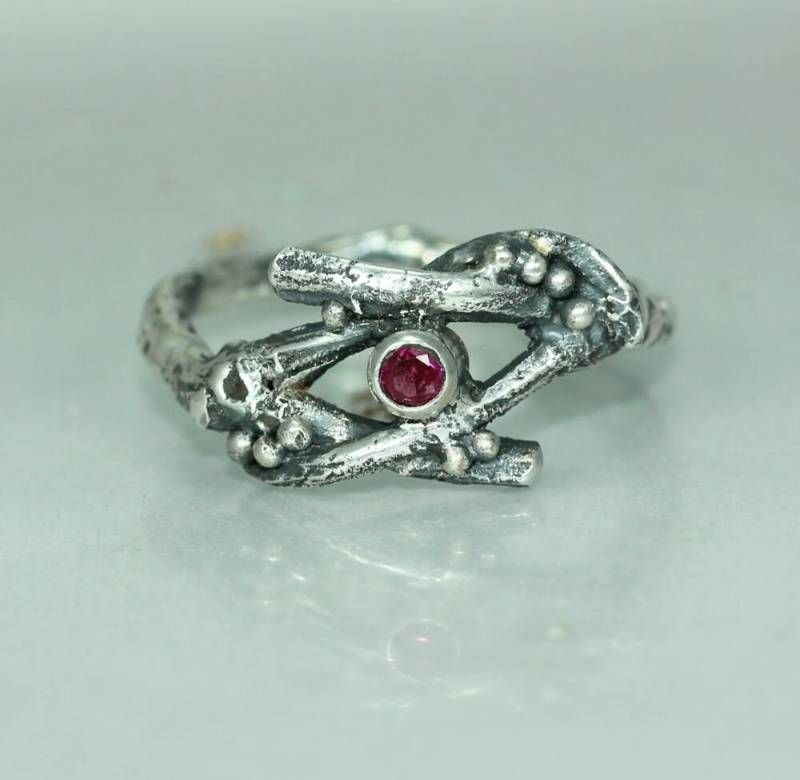 Zweigring Aus Recyceltem Sterlingsilber Rustikaler Verlobungsring von DeborahWaitt