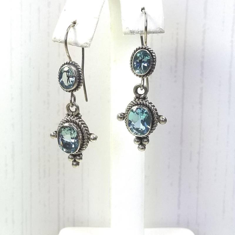 Handgefertigte, in Bali Indonesien Ovale Blautopas Facettierte Edelstein Ohrhaken Aus Sterlingsilber Handgefertigte, in Bali Indonesien Ovale Blautopas Facettierte Edelstein Ohrhaken Aus Sterlingsilber von DeborahdesignStore