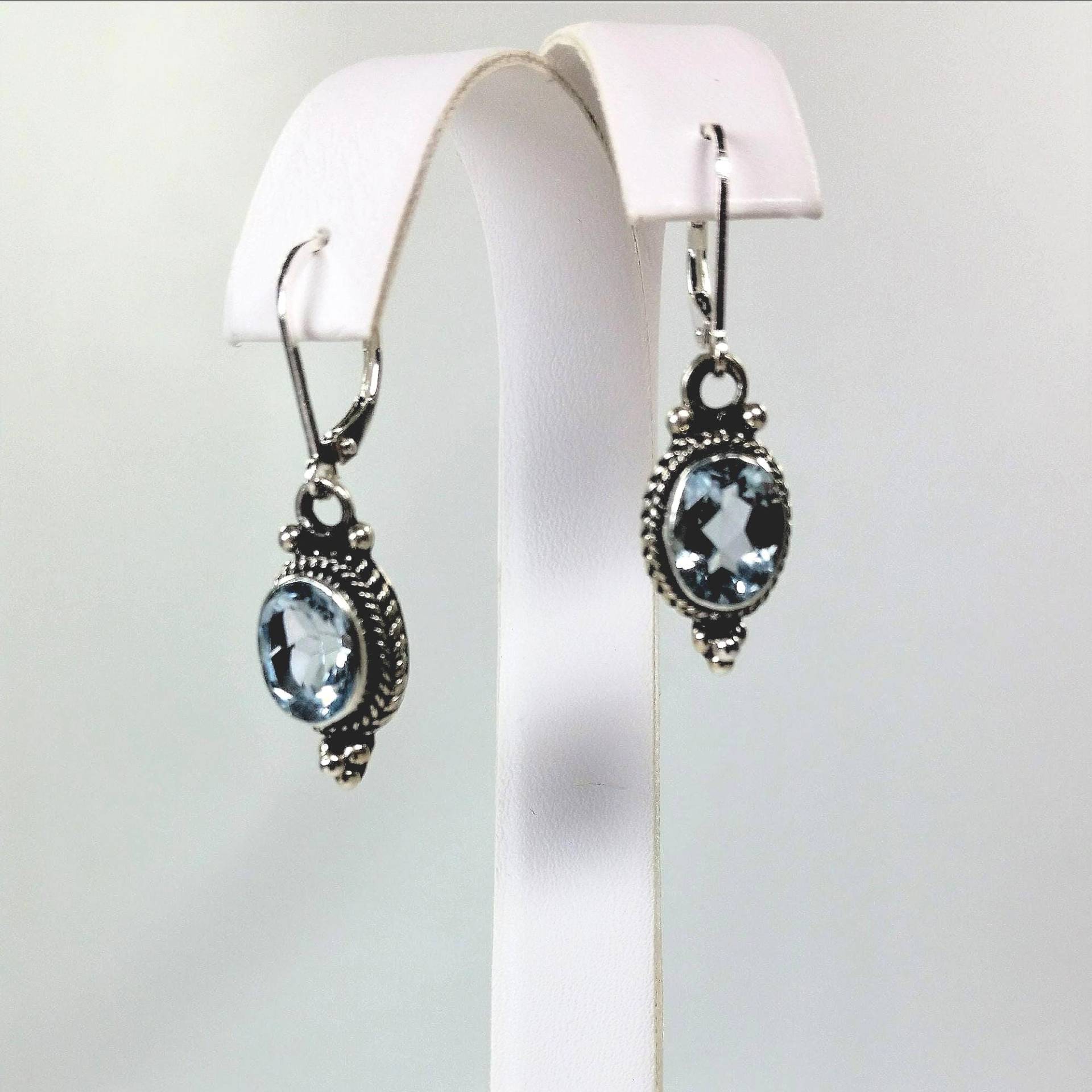 sterling Silber Echte Edelstein Blautopas Facettierte Ohrringe sterling Silber Echte Edelstein Blautopas Facettierte Ohrringe von DeborahdesignStore