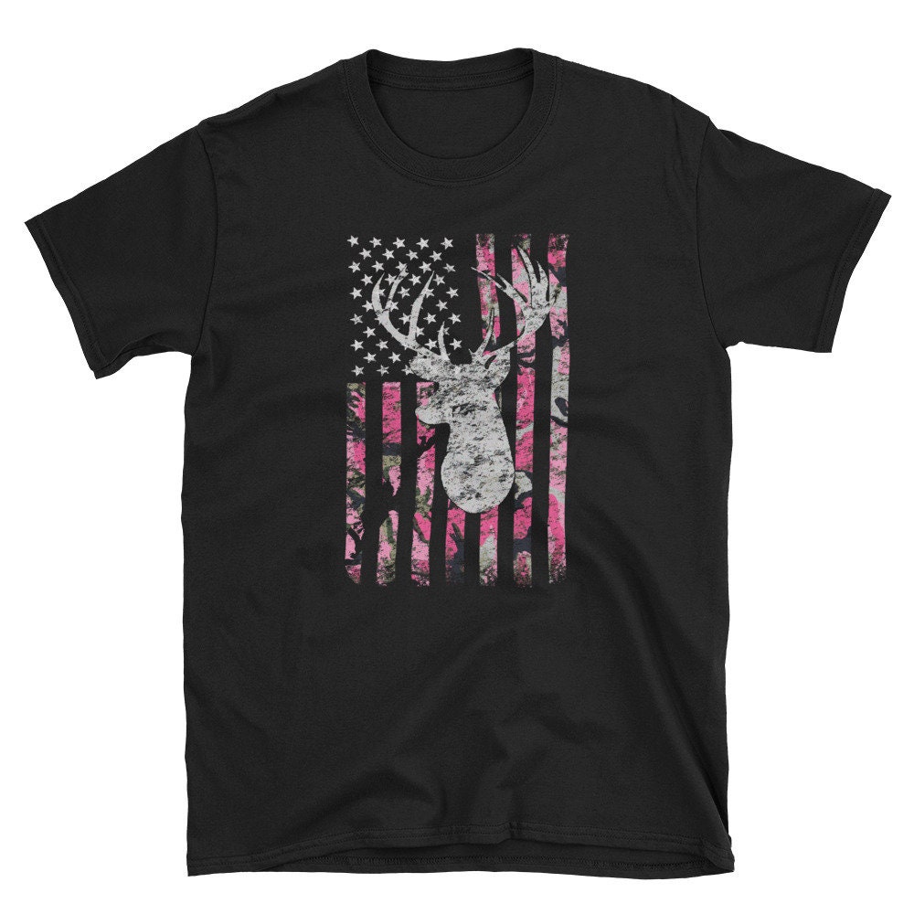 Hirsch Jagen Pink Camouflage Unisex T-Shirt Hirsch Jagen Pink Camouflage Unisex T-Shirt von DebraElleCreations