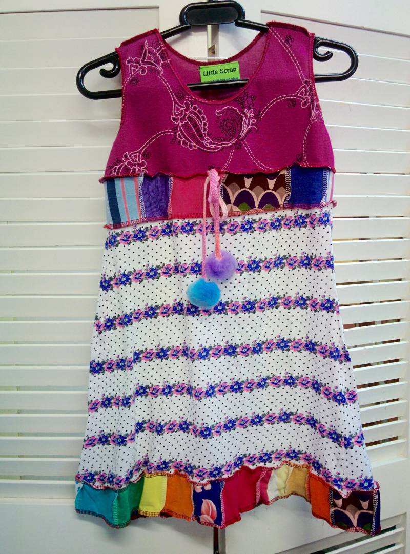 Kleines Mädchen Regenbogen Kleid von DebsLittleScrap