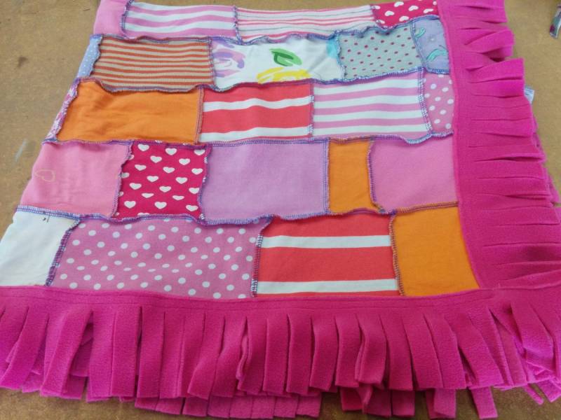 Rosa Baby-Decke Mit Vlies Fransen von DebsLittleScrap