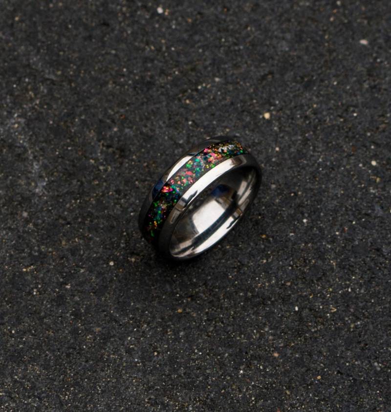 Opalring Für Herren. Galaxie-Opal. Wolframring Männer. Opalring. Gewölbter Ring. Hochzeitsband Ring Mit Opaleinlage von Decazi