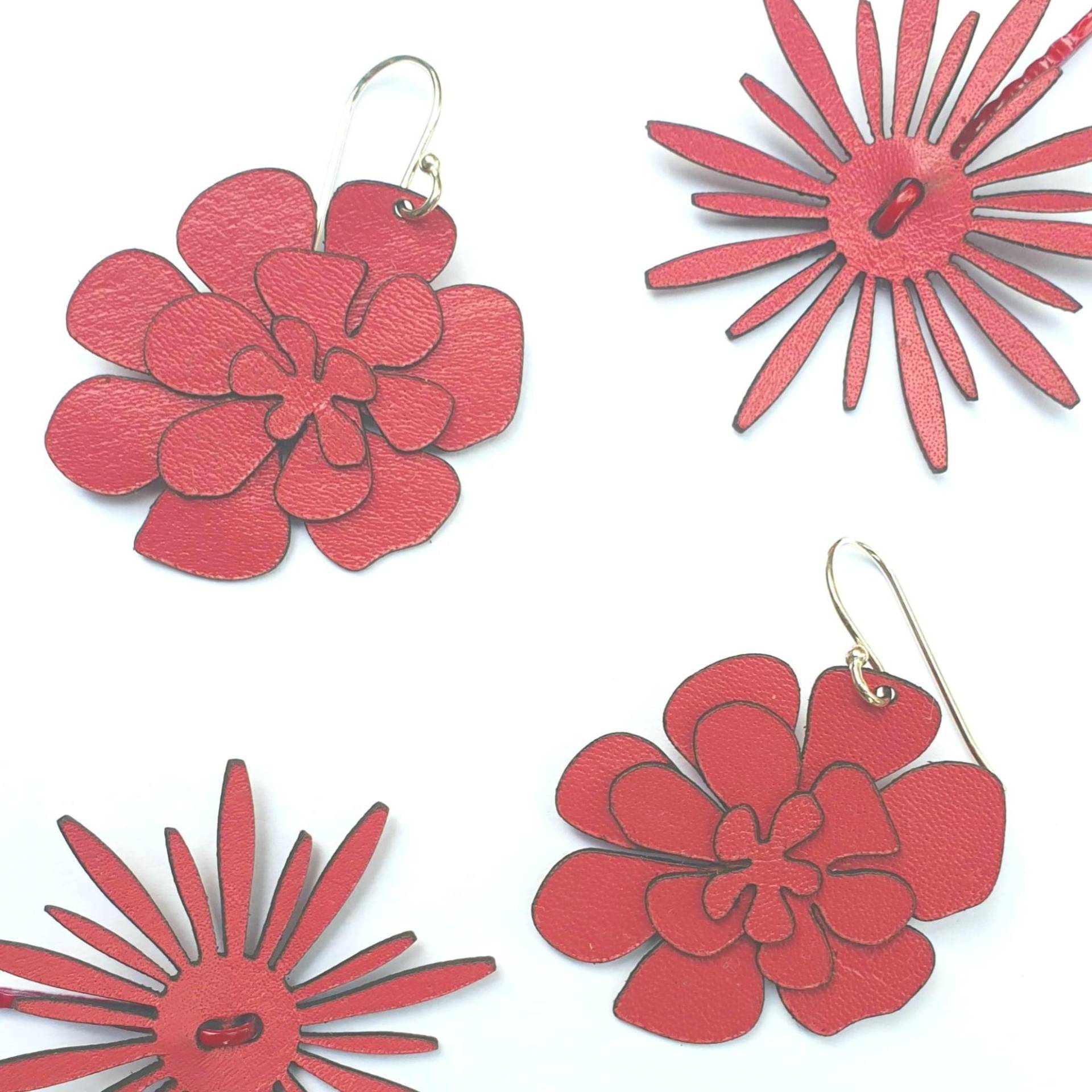 Flower Power Blütenohrhänger/ Känguruhleder, Sterling Silber Ohrhaken von Deccoangel