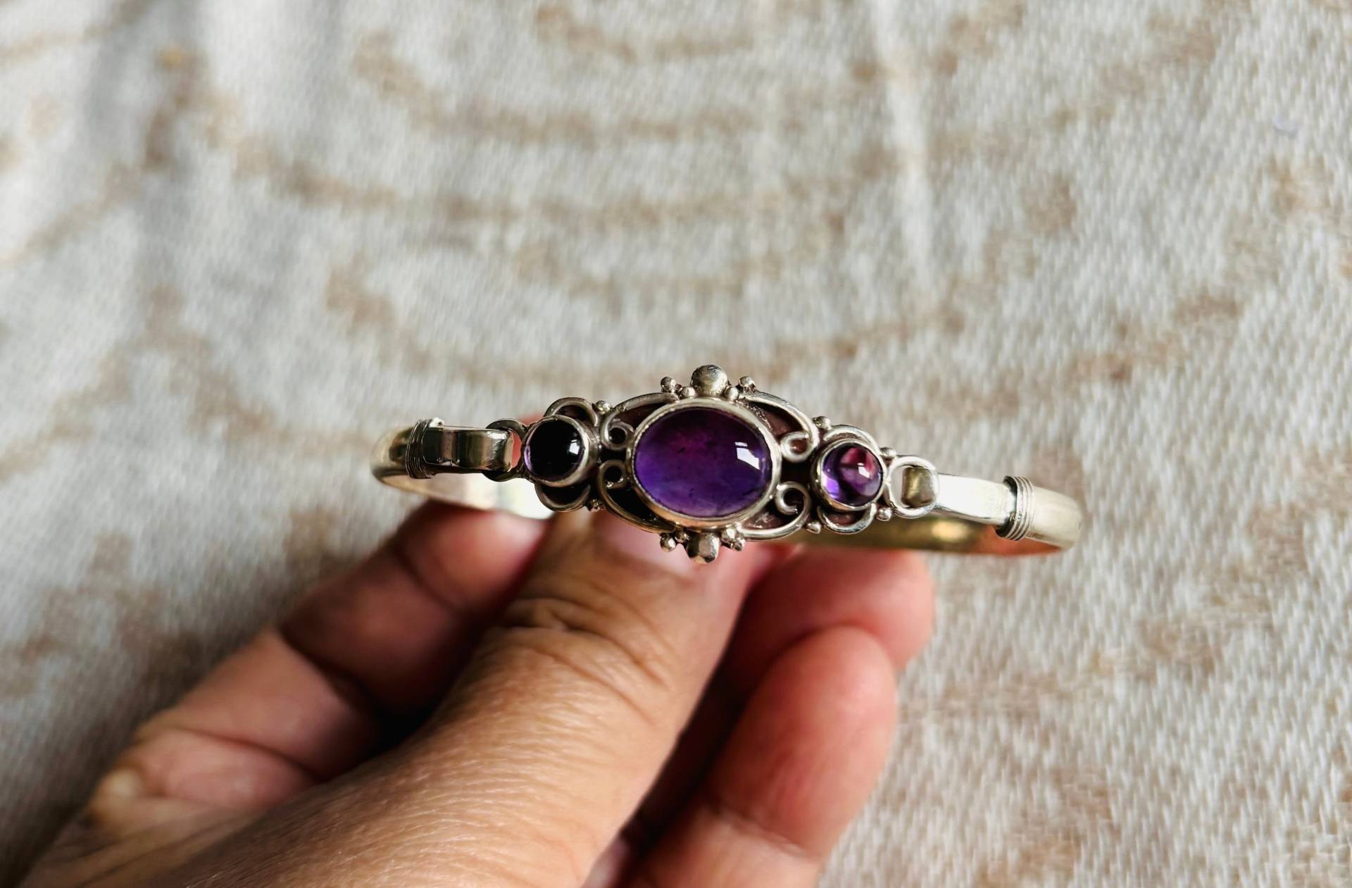 Handgemachtes Silber Amethyst Edelstein Armband Nepal Artisan Schmuck Handgemachtes Silber Amethyst Edelstein Armband Nepal Artisan Schmuck von DechenCollection
