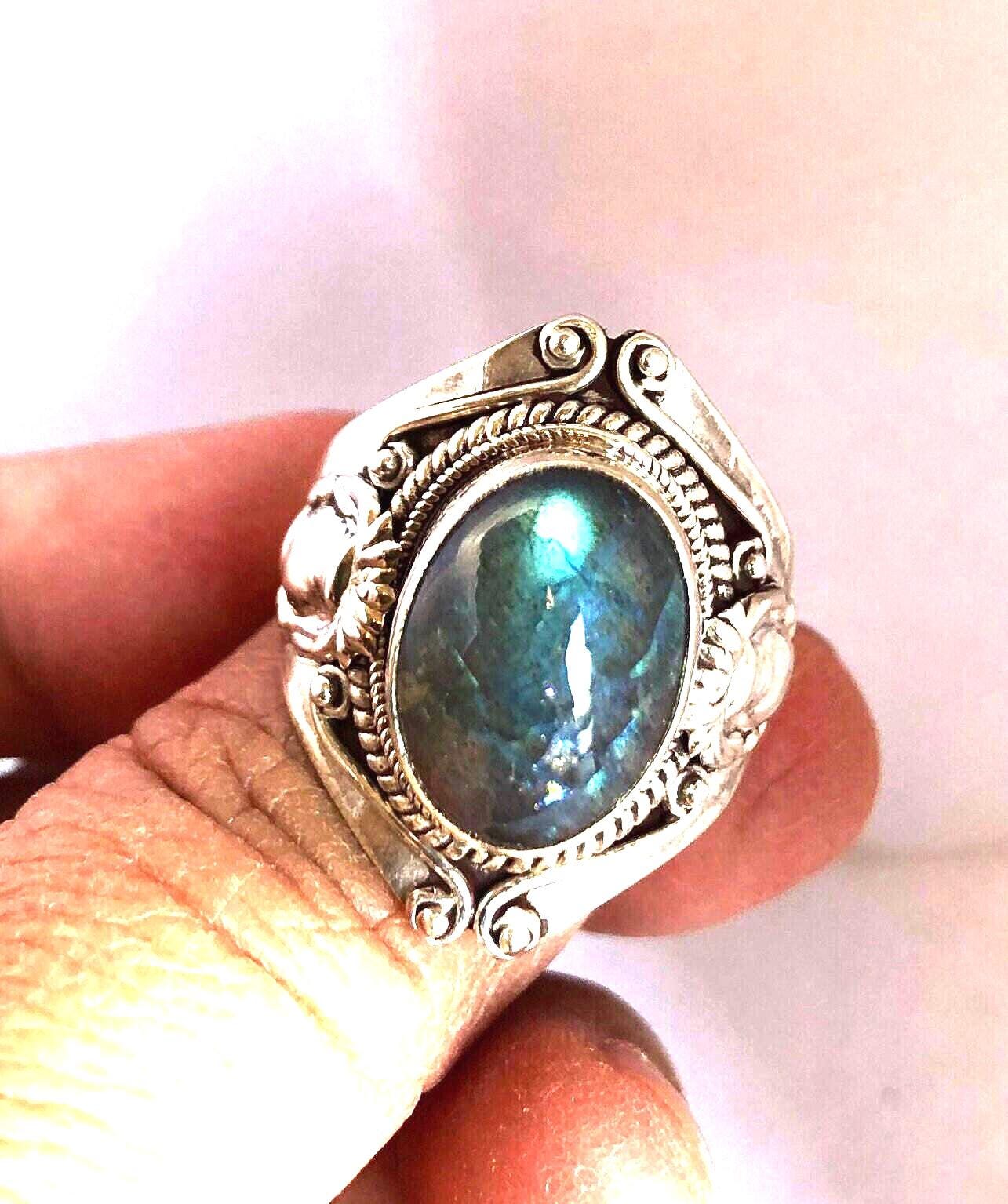 Labradorit Silber Ring/Beste Qualität Edelstein Reines Schönes Traditionelles Design Labradorit Silber Ring/Beste Qualität Edelstein Reines Schönes Traditionelles Design von DechenCollection