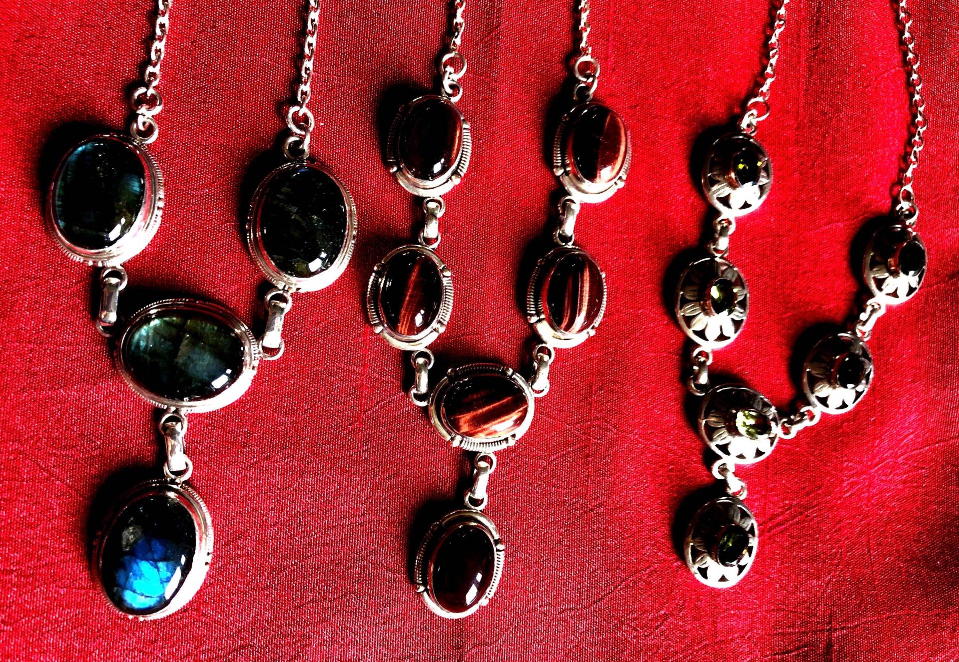 Schöne Silber Und Edelstein Halsketten/Labradorit Tigeraugen Peridot Reines Wunderschön Aussehend Schöne Silber Und Edelstein Halsketten/Labradorit Tigeraugen Peridot Reines Wunderschön Aussehend von DechenCollection