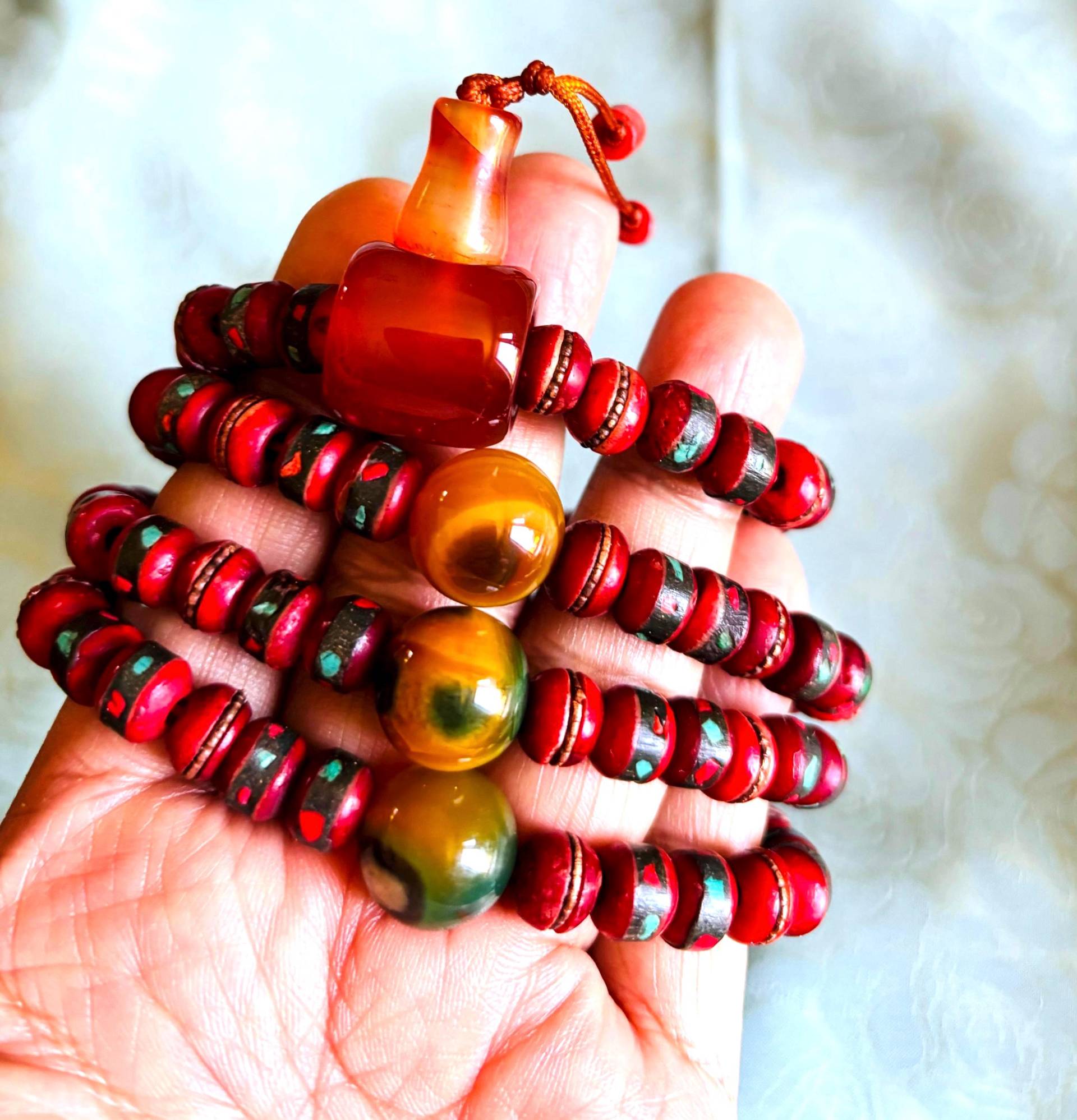 Tibet Yak Knochen Gebets Mala Karneol & Jade Perlen Tibet Yak Knochen Gebets Mala Karneol & Jade Perlen von DechenCollection
