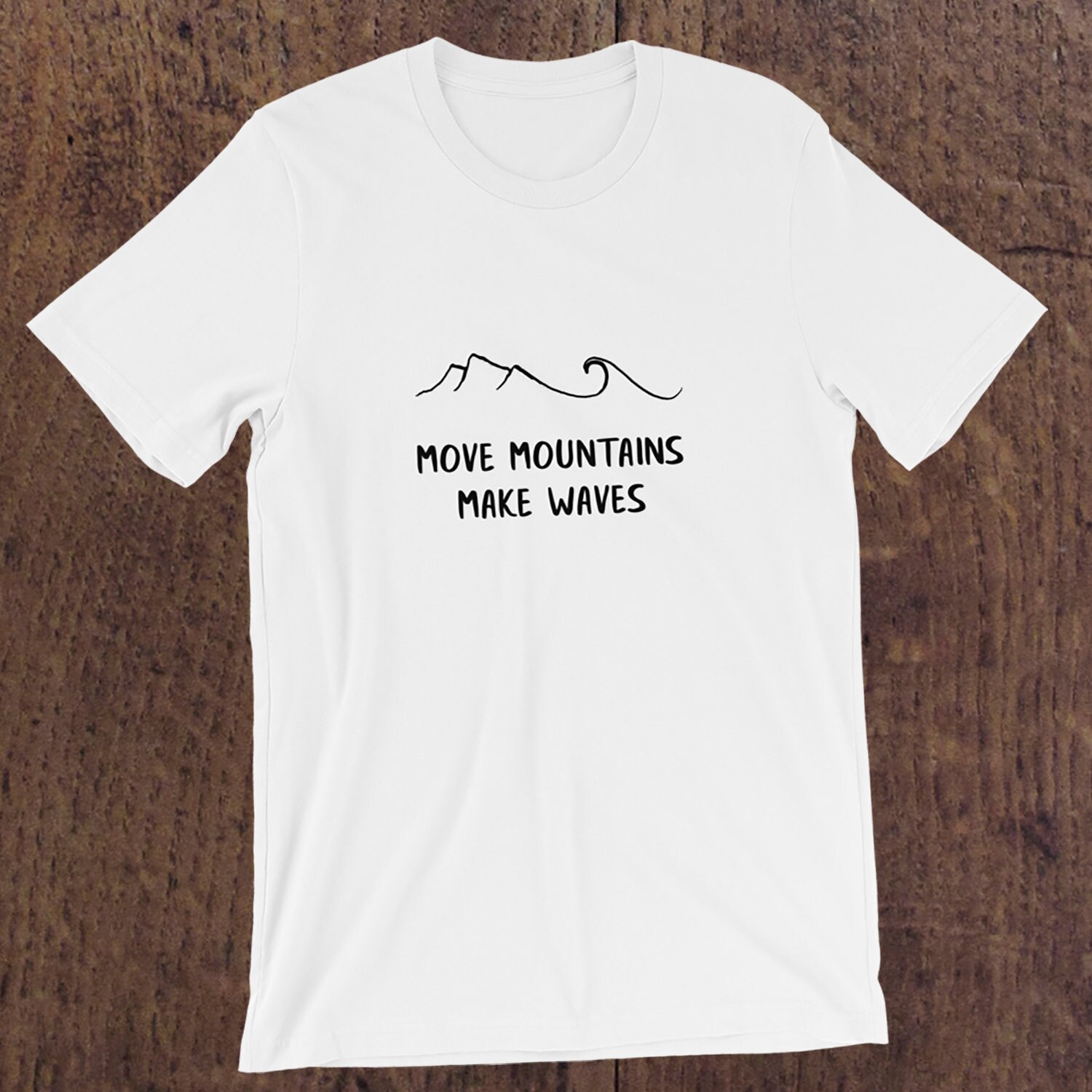Berg & Meer Liebhaber Shirt, Gute Vibes Wanderlust Geschenke, Wandergeschenke Für Freund, Unisex Kleidung, Wald Lifestyle Weihnachtsgeschenk von DeckorateStudios