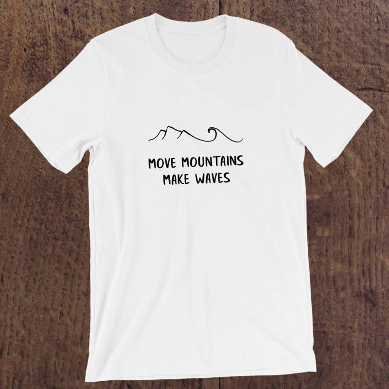 Berg & Meer Liebhaber Shirt, Gute Vibes Wanderlust Geschenke, Wandergeschenke Für Freund, Unisex Kleidung, Wald Lifestyle Weihnachtsgeschenk von DeckorateStudios