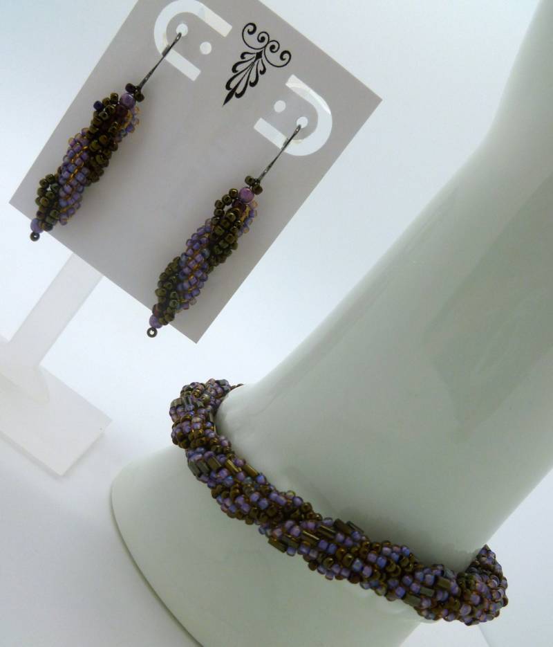 Lila Twist Armband Set. Rocailles Perlen Rocailles-Perlen-Armband Decobeading von DecoBeading