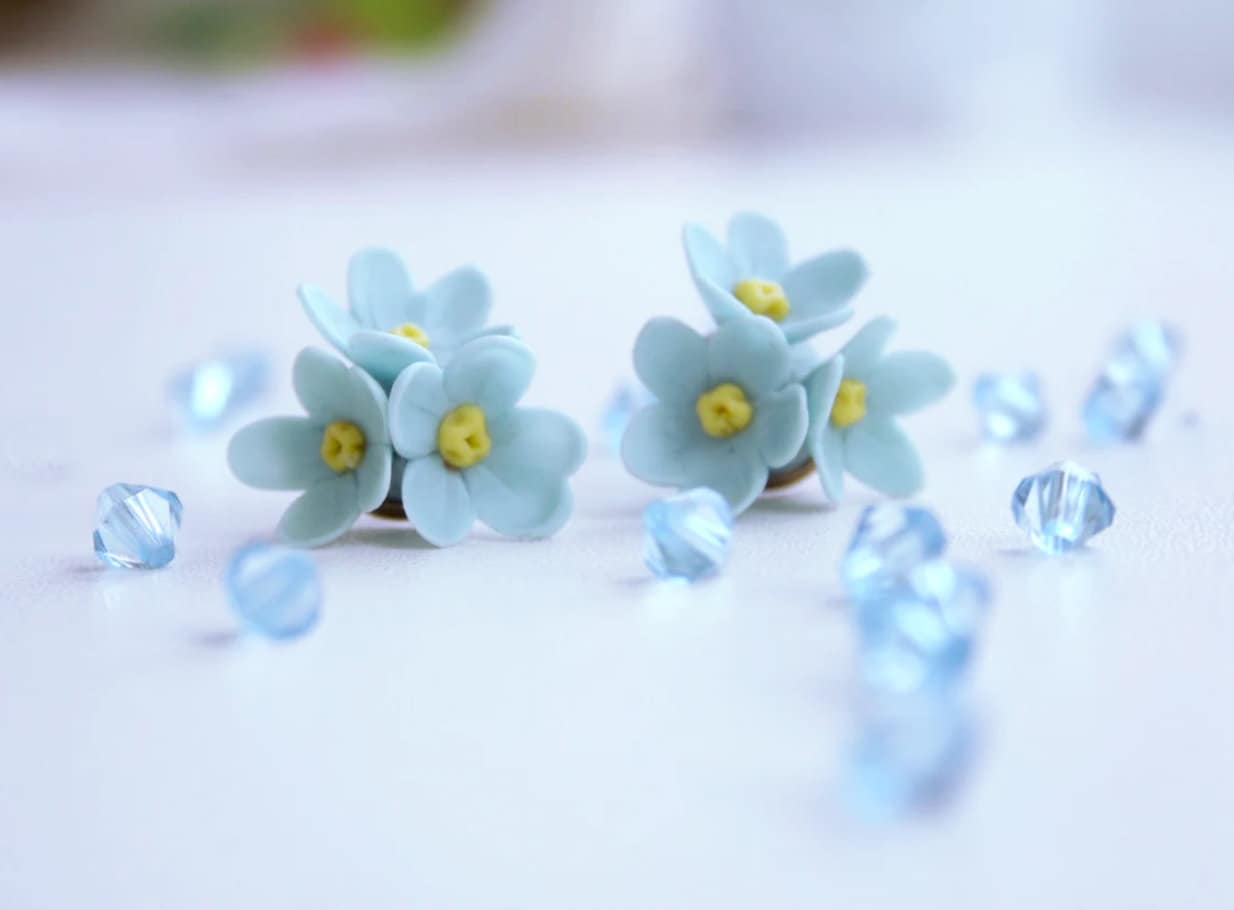 Vergissmeinnicht Ohrringe Handgemachte Blumen-Ohrstecker Aus Polymer Clay Vergissmeinnicht Ohrringe Handgemachte Blumen-Ohrstecker Aus Polymer Clay von DecorUA