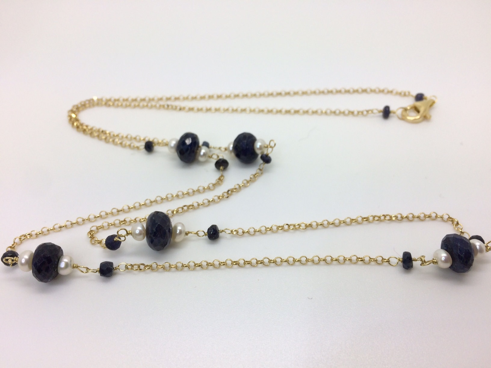 Rosenkranz Kette, Saphiren Und Perlen, Vergoldet Silber Rosenkranz Kette, Saphiren Und Perlen, Vergoldet Silber von Dedicabijoux