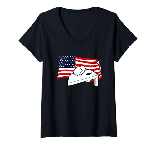 Damen Cornhole Player Amerikanische Flagge Enthusiast T-Shirt mit V-Ausschnitt von Dedicated Cornhole Players and Backyard Game Gifts
