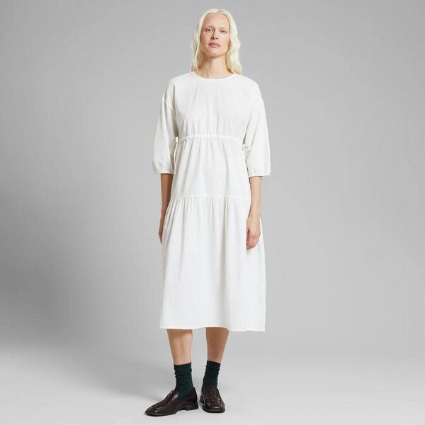 DEDICATED Kleid Fejan Seersucker- Off White von Dedicated