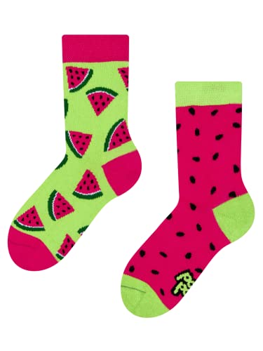 Dedoles Socken Kinder Mädchen Jungen Baumwolle viele lustige Designs Weihnachtssocken 1 Paar, Farbe Rot, Motiv Wassermelone, Gr. 27-30 von Dedoles