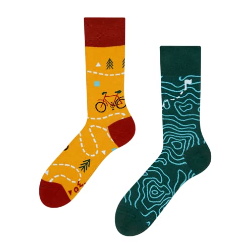 Dedoles Socken Unisex Damen Herren & Kinder Baumwolle viele lustige Designs 1 Paar Geschenk links rechts verschieden, Farbe Gelb, Motiv Auf der Strecke, Gr. 43-46 von Dedoles