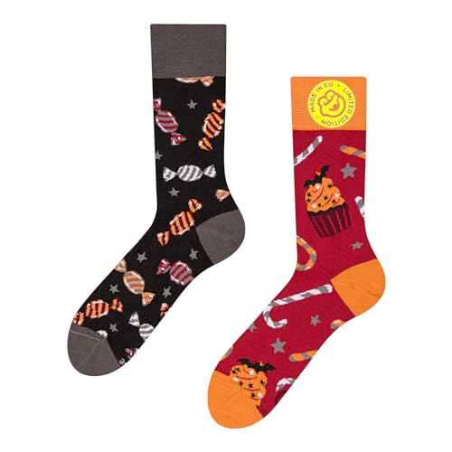 Dedoles Socken Regular normale Höhe Unisex Damen Herren Baumwolle viele lustige Designs Weihnachtssocken 1 Paar, Farbe Schwarz, Motiv Halloween-Süßigkeiten, Gr. 35-38 von Dedoles