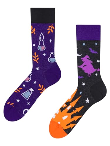 Dedoles Socken Regular normale Höhe Unisex Damen Herren Baumwolle viele lustige Designs Weihnachtssocken 1 Paar, Farbe Lila, Motiv Hexerei, Gr. 35-38 von Dedoles