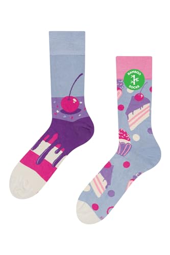 Dedoles Socken Unisex Damen Herren & Kinder Baumwolle viele lustige Designs 1 Paar Geschenk links rechts verschieden, Farbe: Lila, Motiv: Kirschtorte (Bambus), Gr. 35-38 von Dedoles