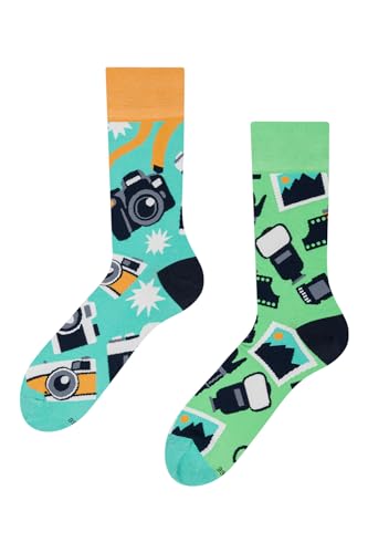 Dedoles Socken Unisex Damen Herren & Kinder Baumwolle viele lustige Designs 1 Paar Geschenk links rechts verschieden, Farbe: Türkis, Motiv: Fotograf Instagram Influencer, Gr. 39-42 von Dedoles