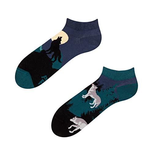 Dedoles Sneaker Socken Low Cut Füßlinge Unisex Damen Herren Baumwolle lustiges Design Geschenk links rechts verschieden, Farbe Blau, Motiv Mondwolf Knöchelsocken, Gr. 39-42 von Dedoles